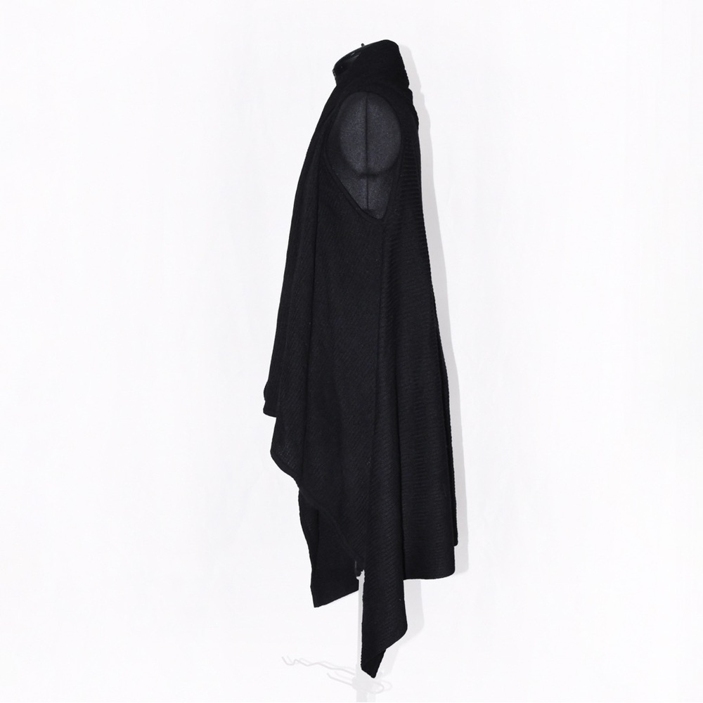 Ribbed Knit Asymmetric Long Vest - Picture 4 of 7